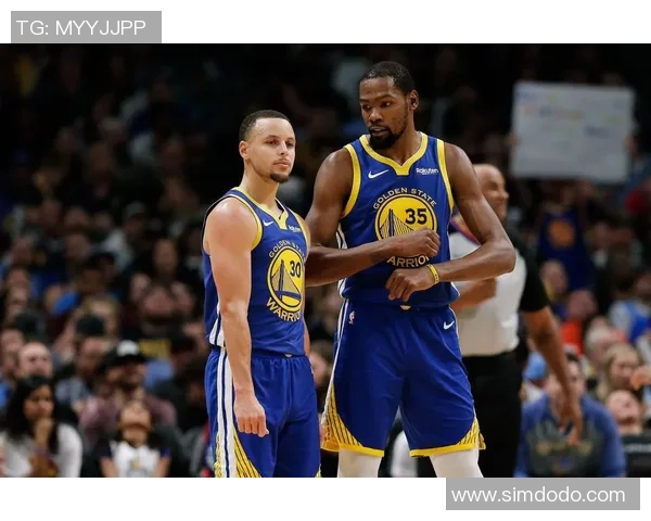 西部总决赛首战勇士与火箭激战正酣精彩瞬间回顾与分析